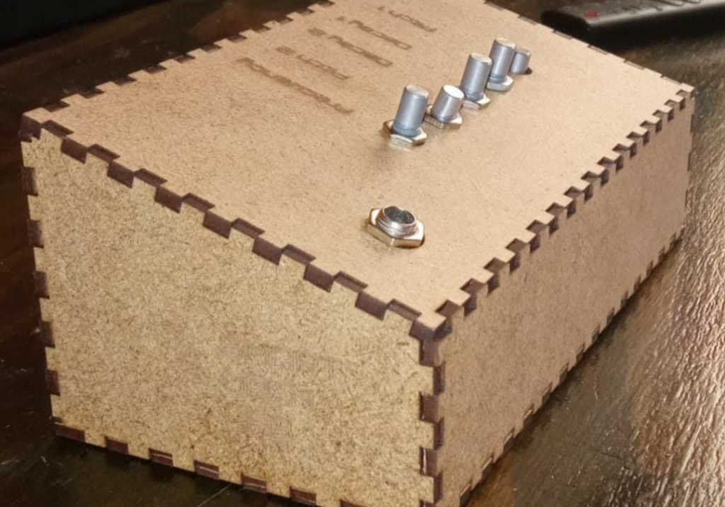 Caja cortada con láser en MDF de 3mm